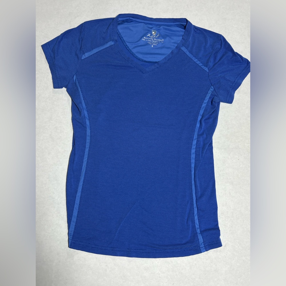 Women’s Kuhl Tshirt size medium.